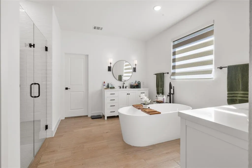 221 Diamond Dale