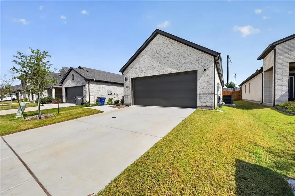 3405 High Valley Drive