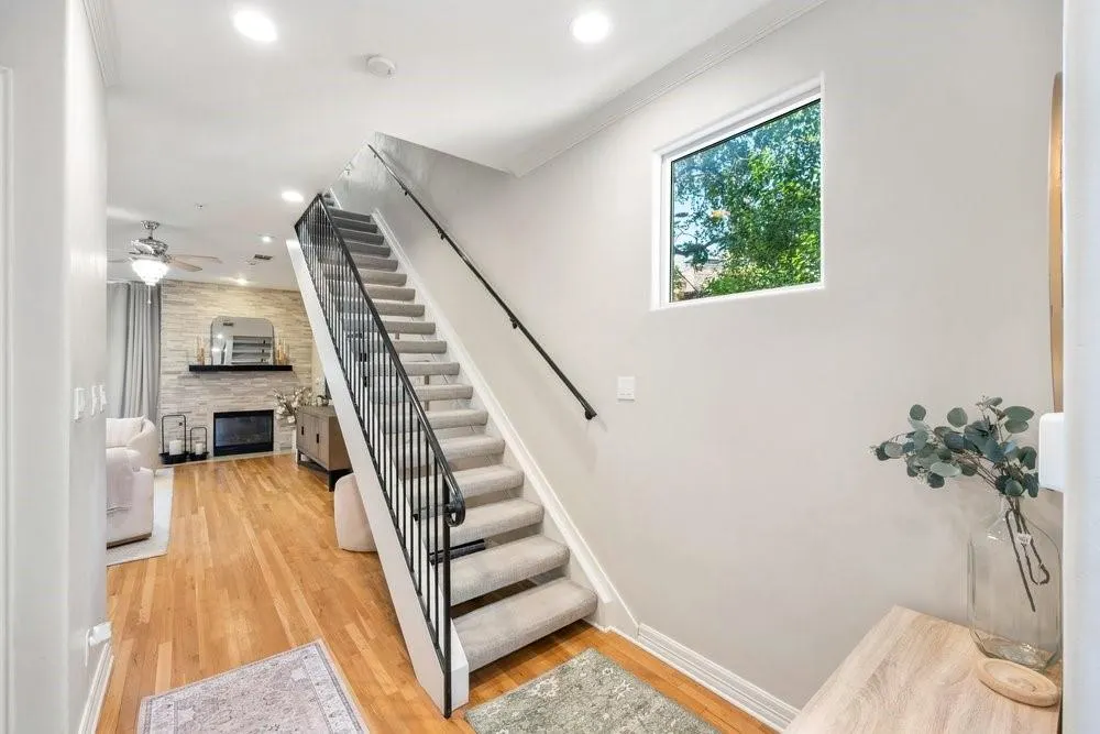3707 Gilbert Avenue #17
