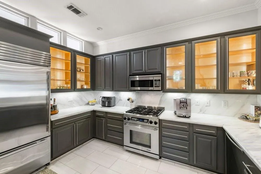 3707 Gilbert Avenue #17