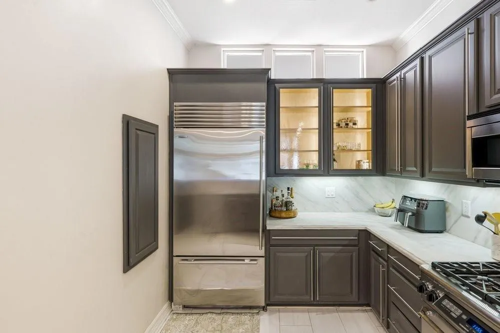 3707 Gilbert Avenue #17