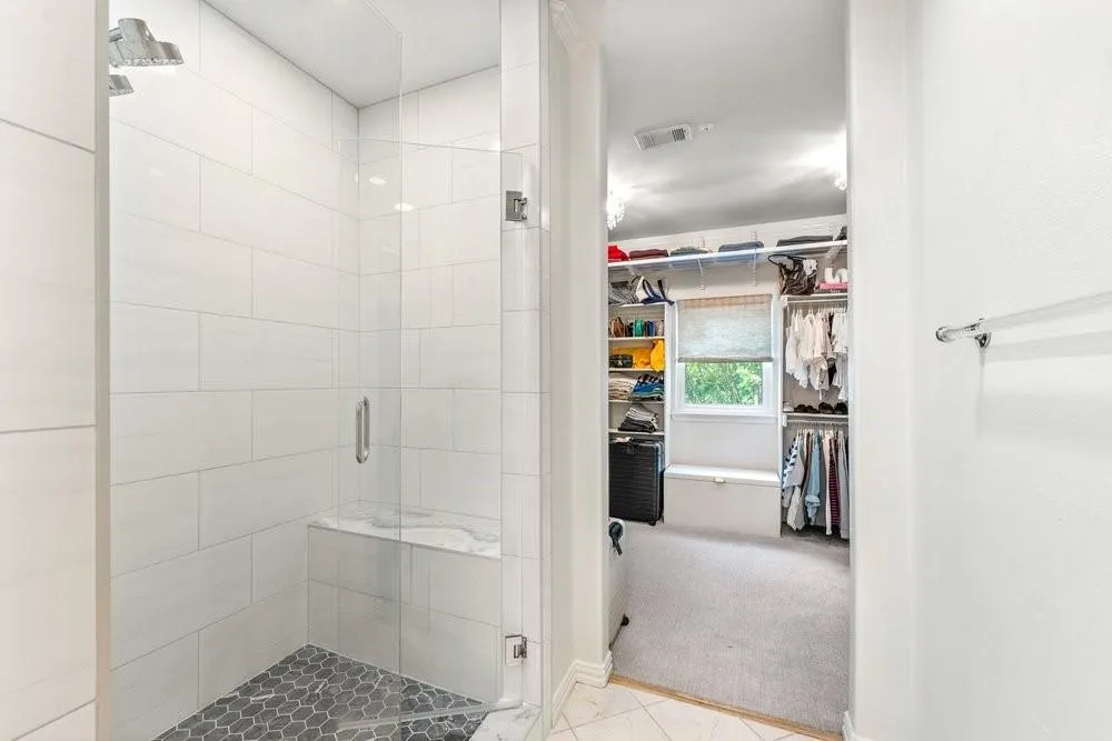 3707 Gilbert Avenue #17