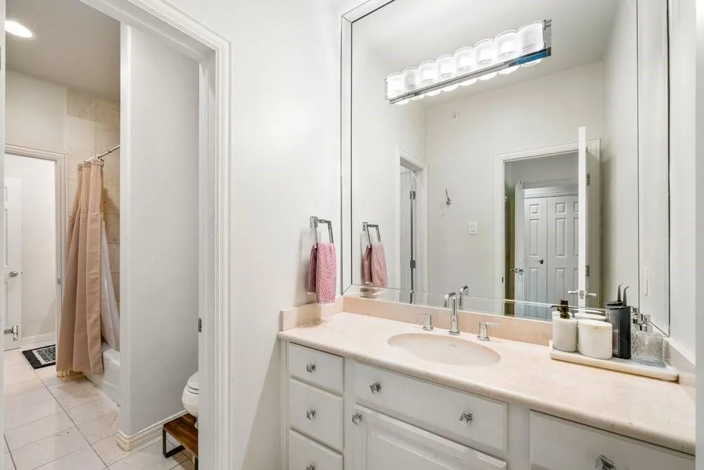 3707 Gilbert Avenue #17