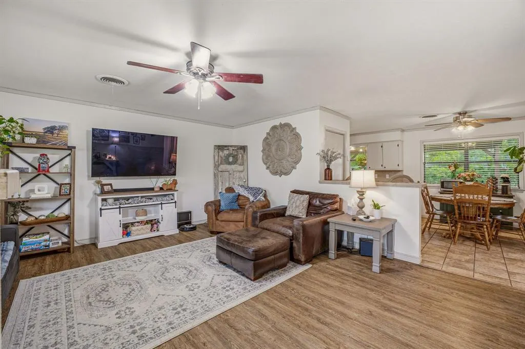 200 E Plum Avenue