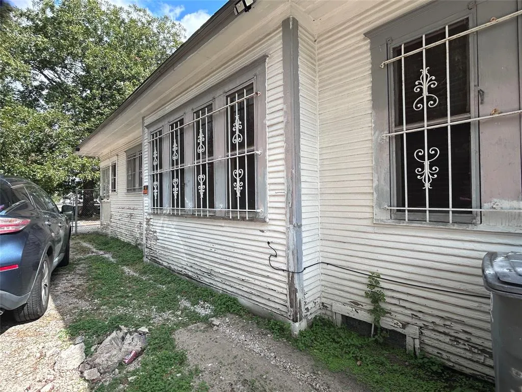 309 W Page Avenue