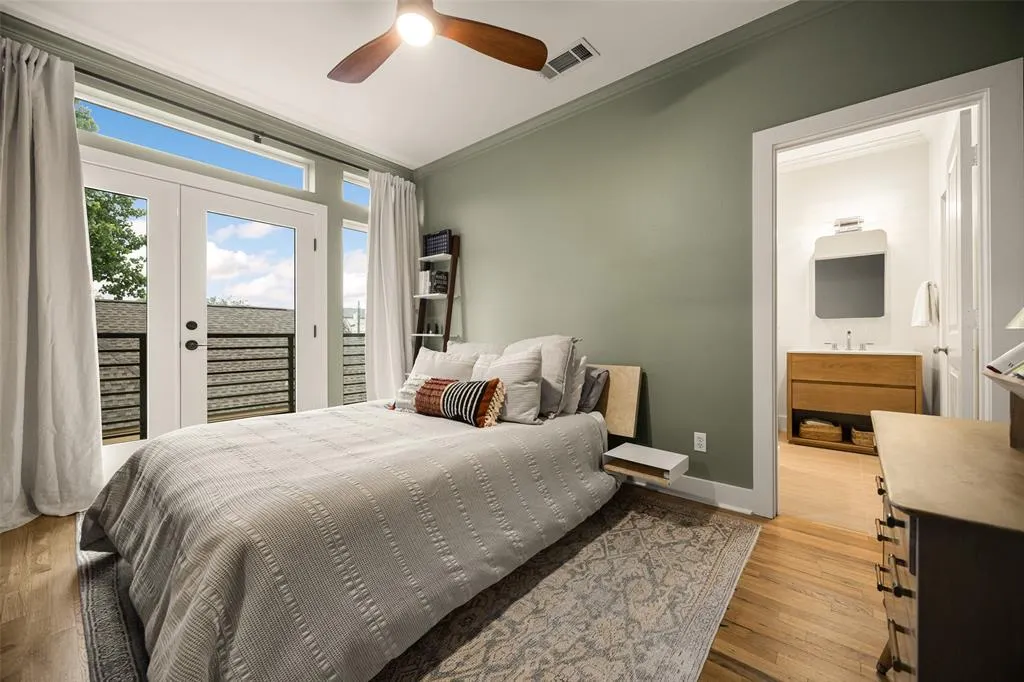 5711 Ross Avenue #6