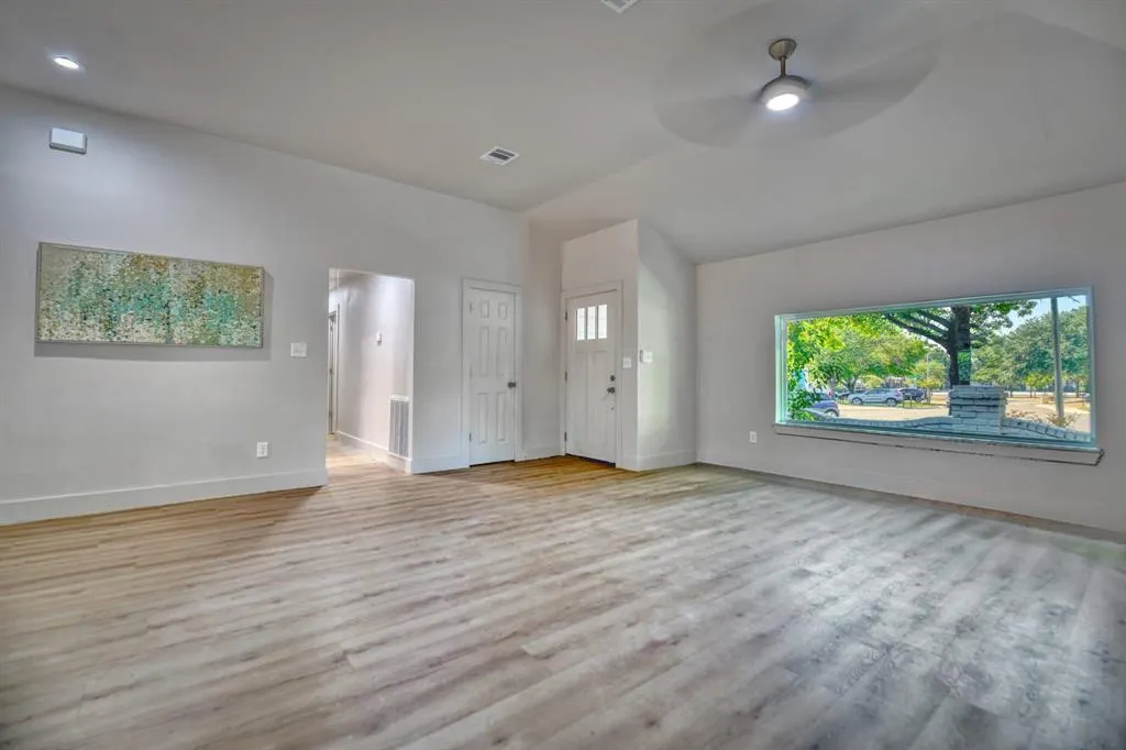 8085 Dove Cove