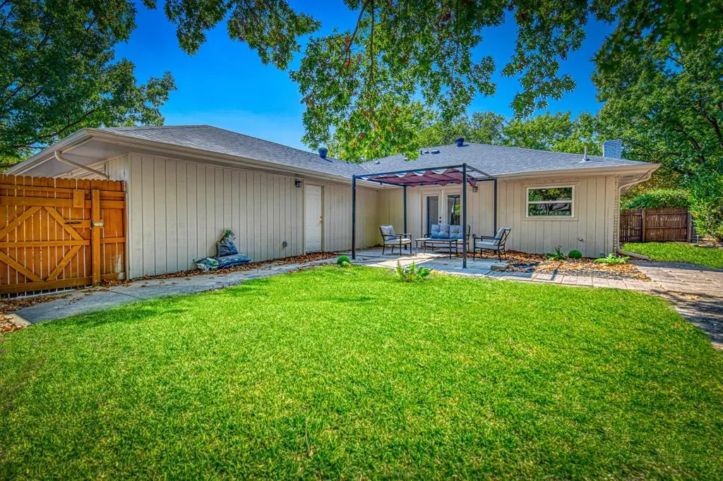8085 Dove Cove
