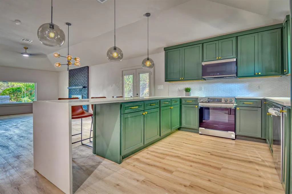 8085 Dove Cove