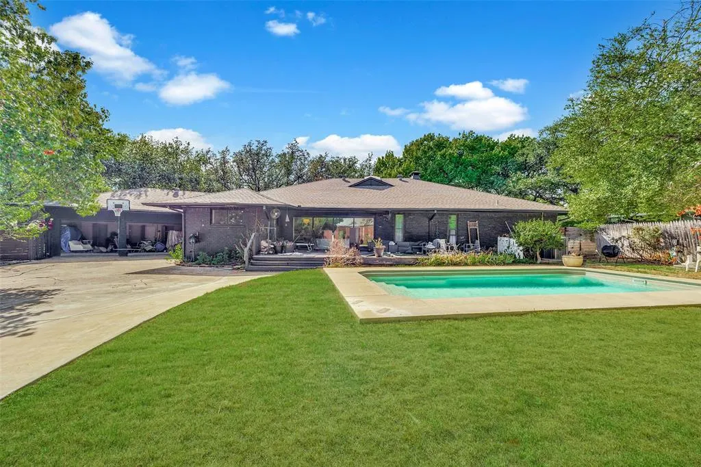 7257 Stefani Drive