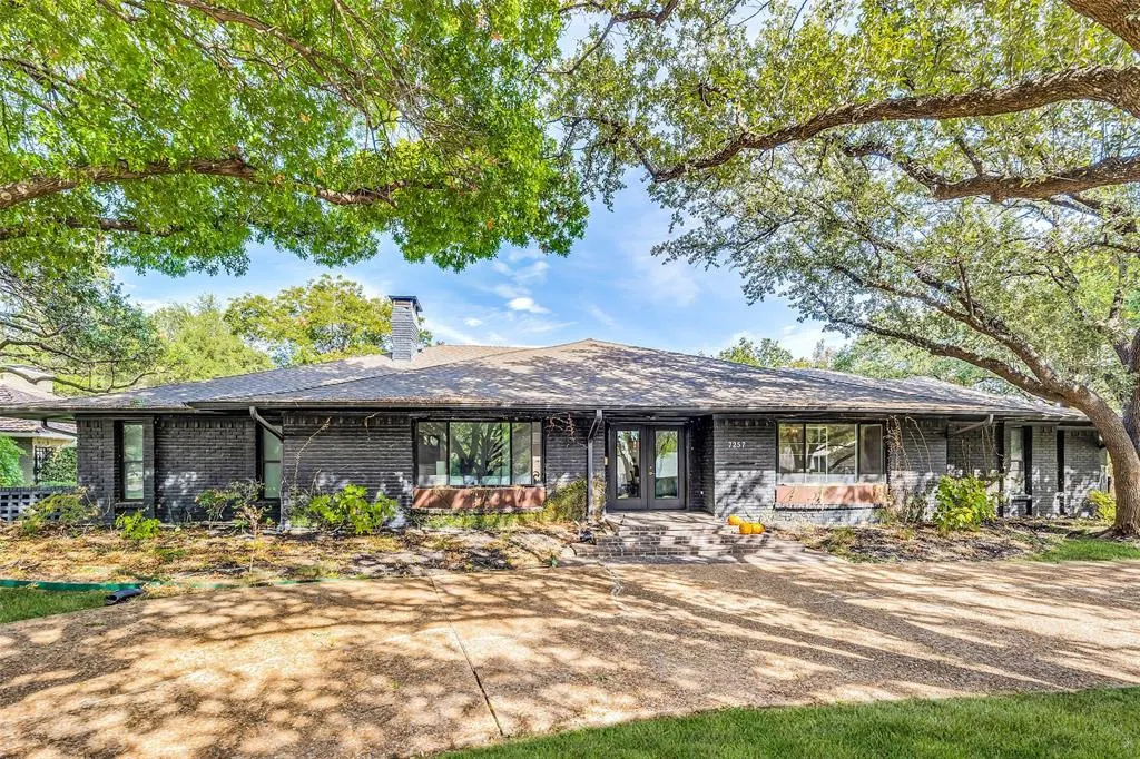 7257 Stefani Drive