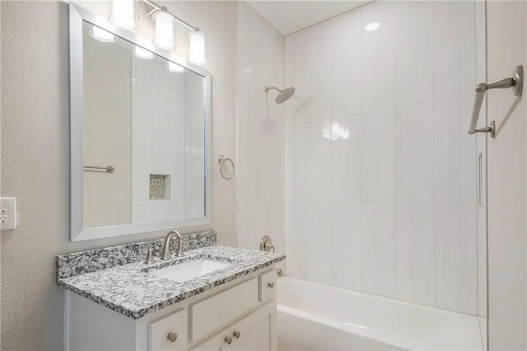 2129 Lovedale Avenue #104