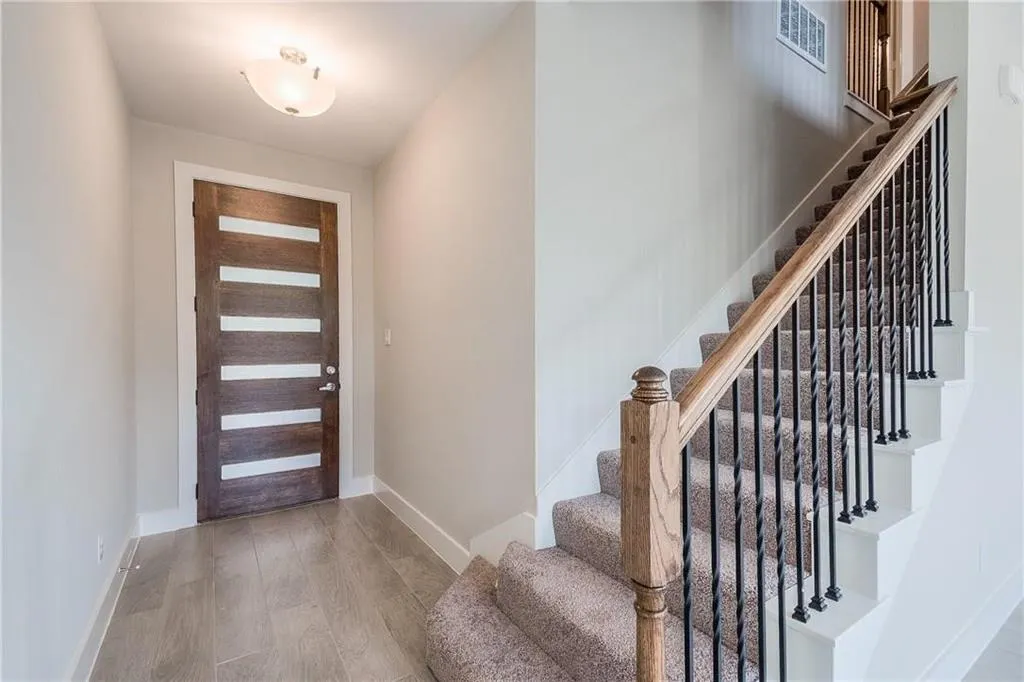 2129 Lovedale Avenue #104