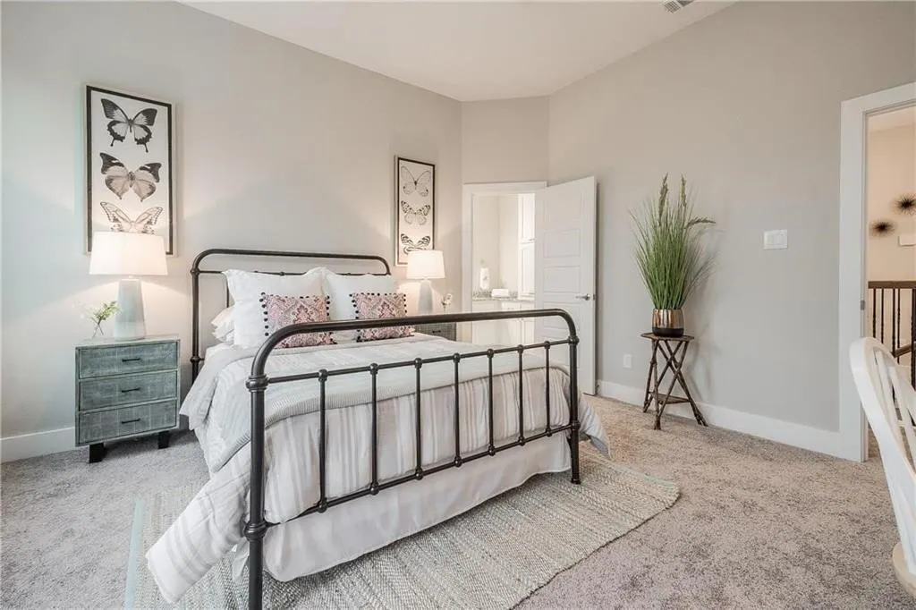 2129 Lovedale Avenue #104