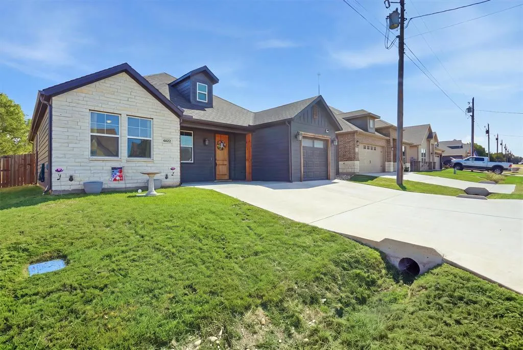 5625 Barkridge Drive