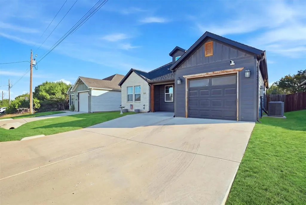 5625 Barkridge Drive