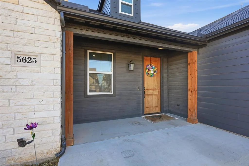 5625 Barkridge Drive