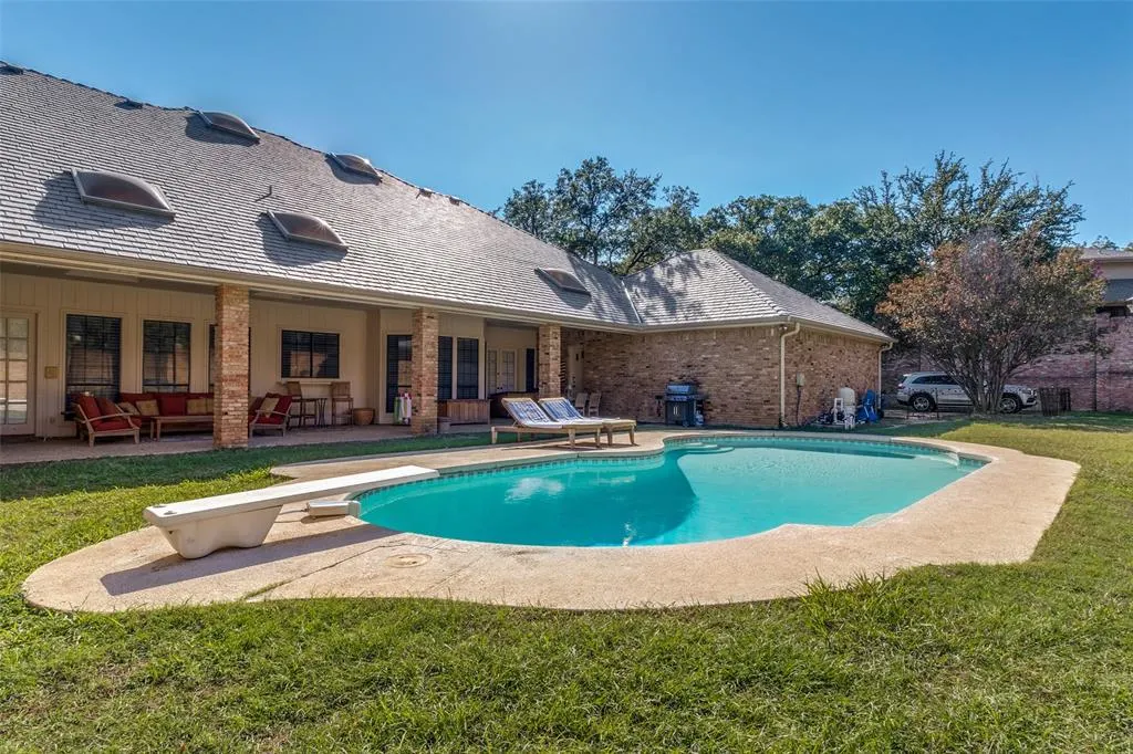 6215 Raintree Court