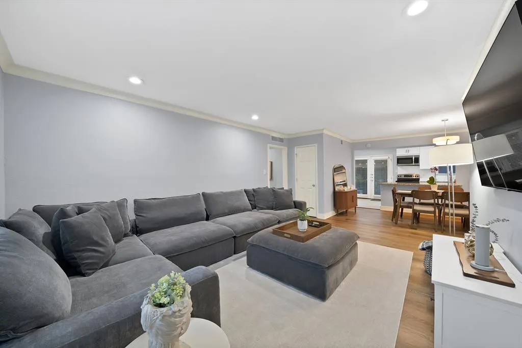 7738 Meadow Road #109