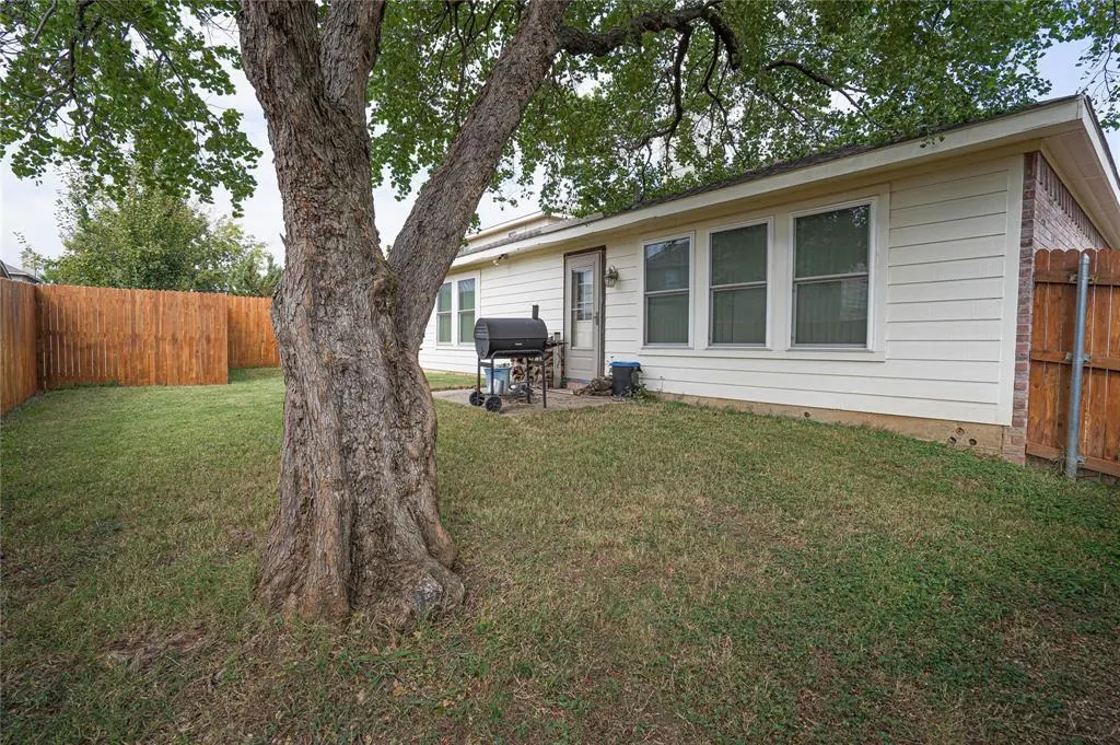 1049 Silver Spur Lane