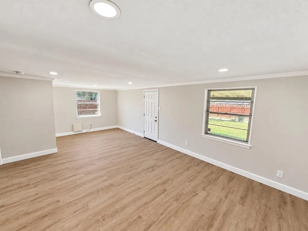 1307 Crestridge Drive