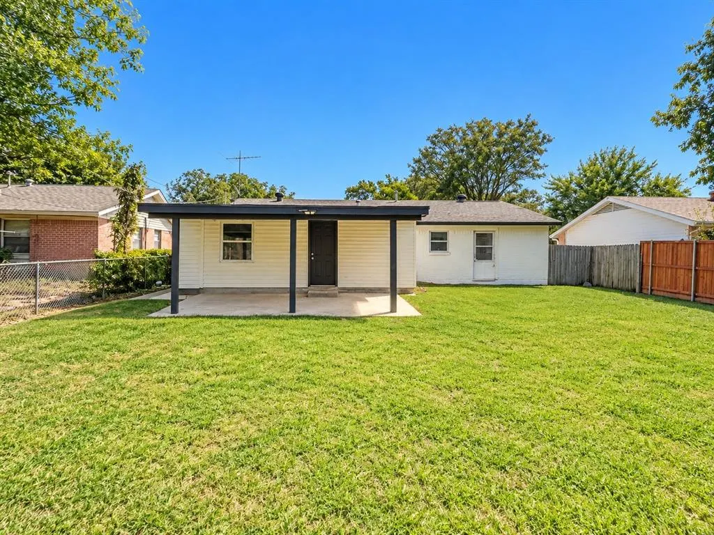 1307 Crestridge Drive