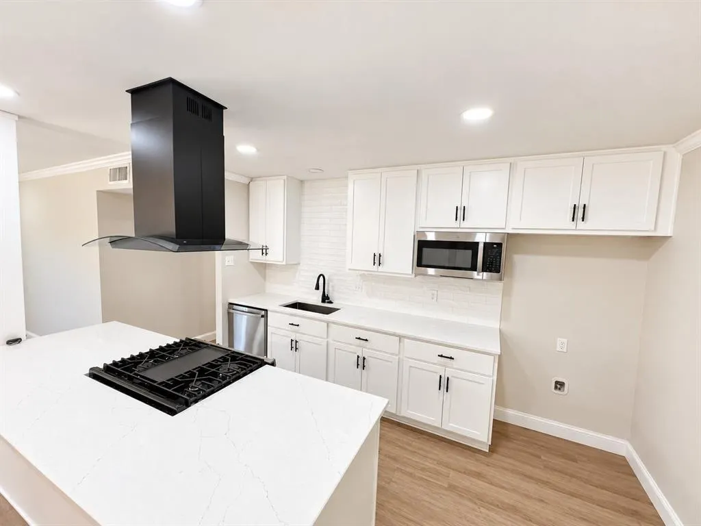 1307 Crestridge Drive