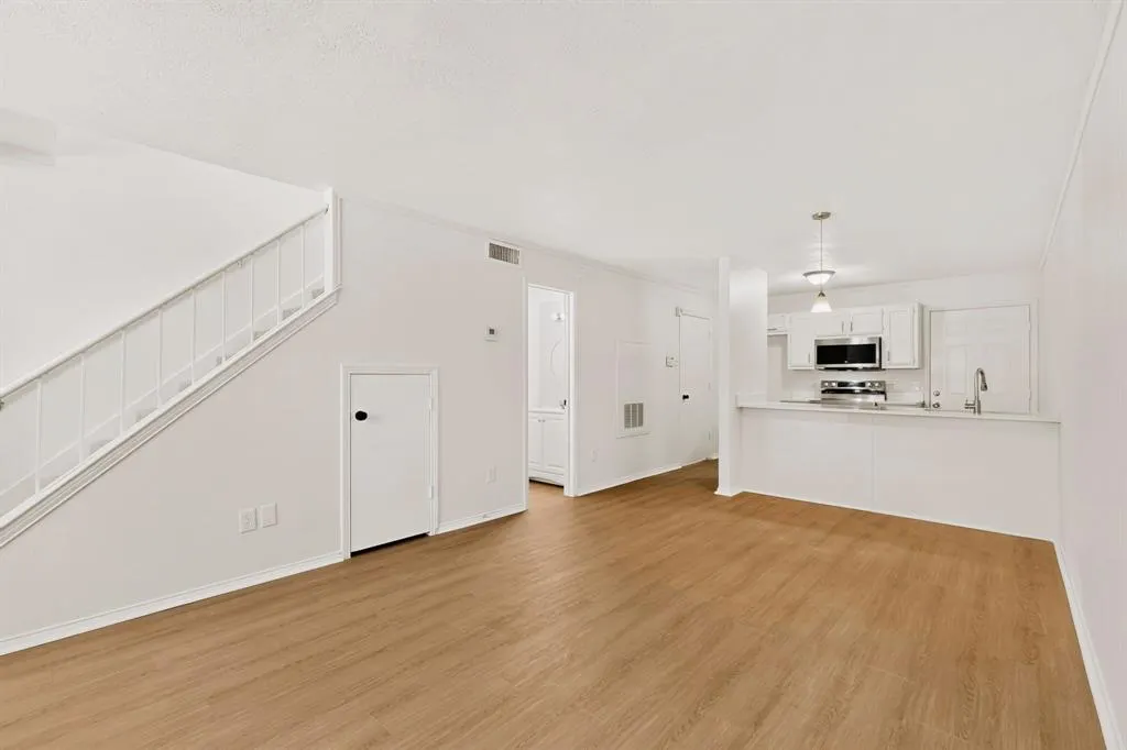 132 Graystone Place