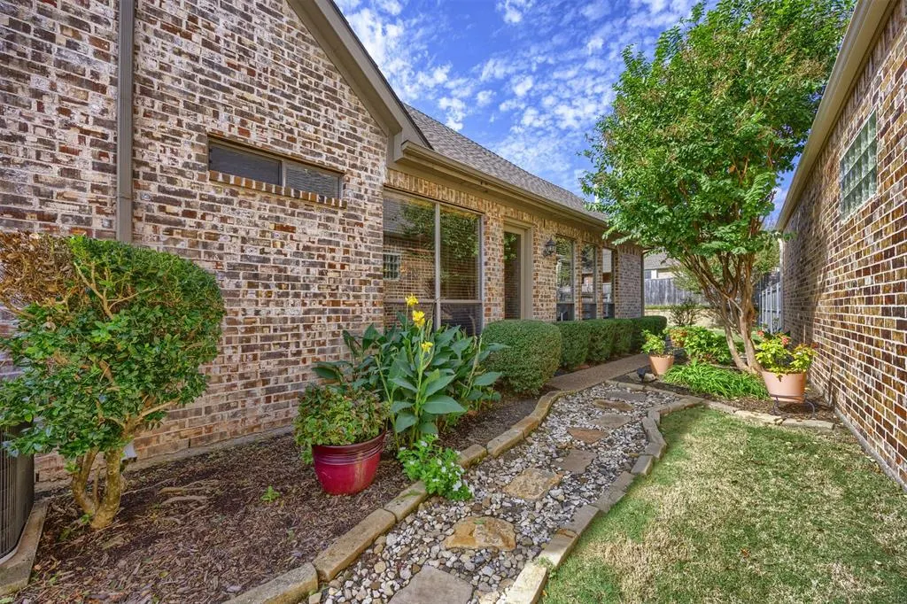 1516 Hackett Creek Drive