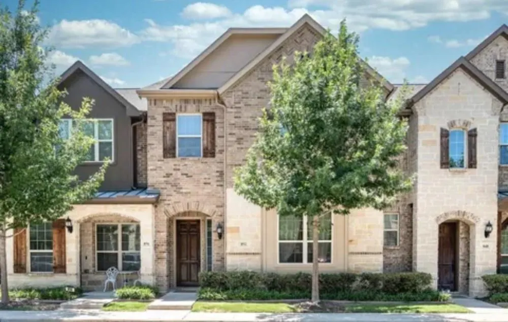 852 Rohan Drive