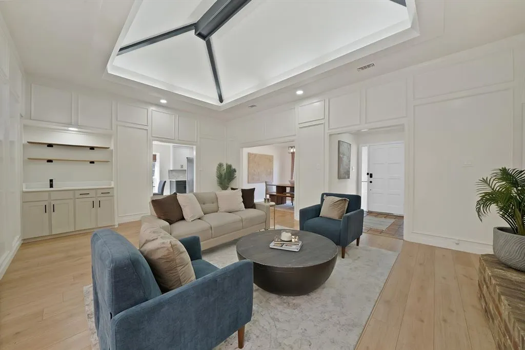 2904 Laurel Lane
