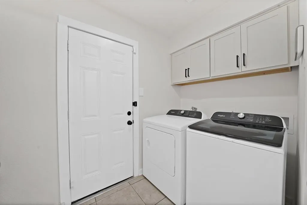 2904 Laurel Lane