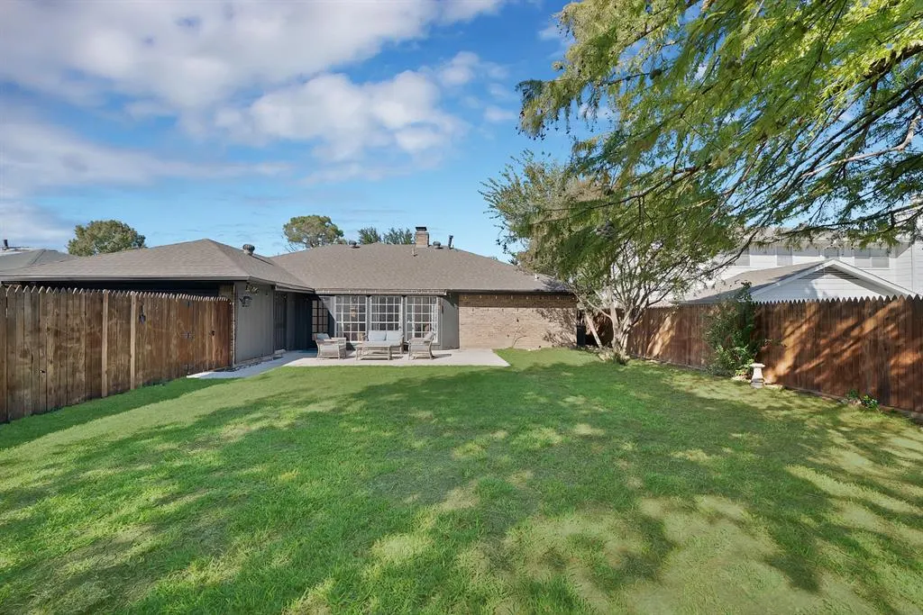 2904 Laurel Lane