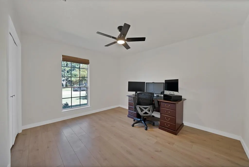 2904 Laurel Lane