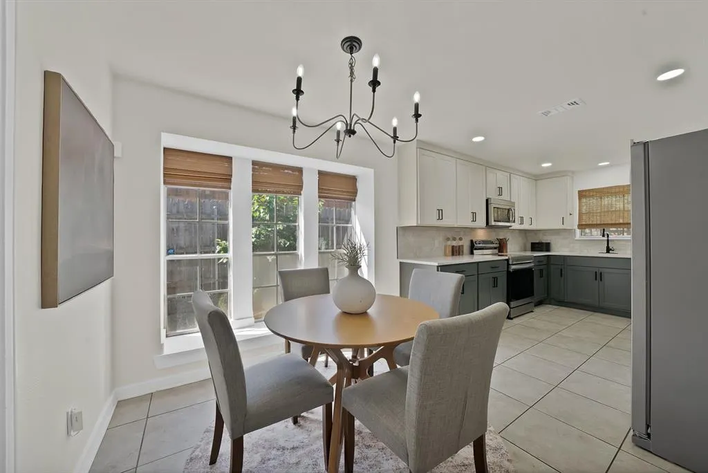 2904 Laurel Lane