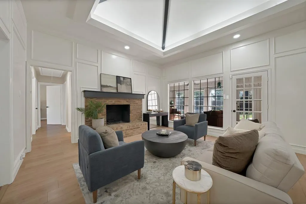 2904 Laurel Lane