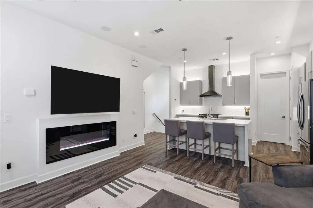 1813 Park Avenue #106
