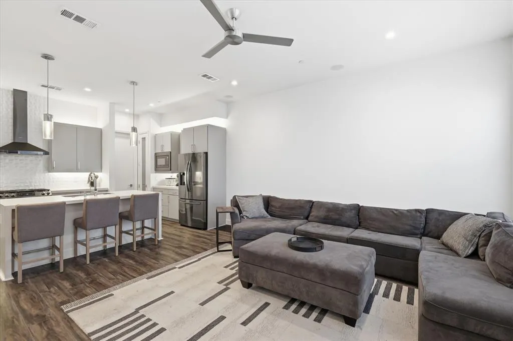 1813 Park Avenue #106