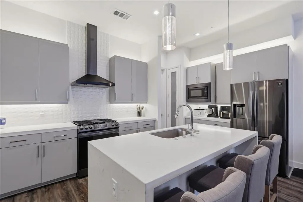 1813 Park Avenue #106
