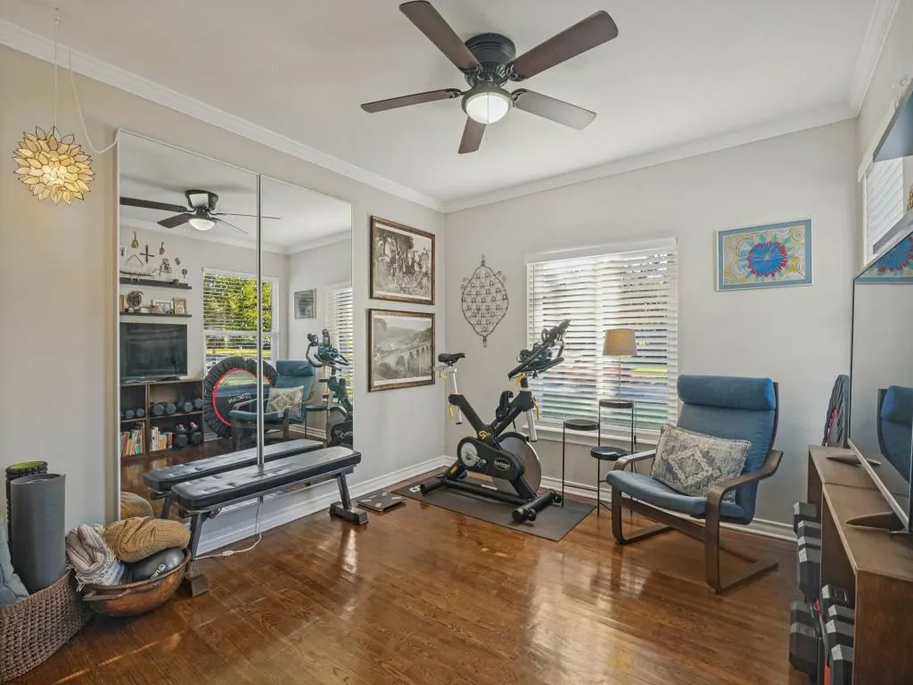 200 S Weatherred Drive