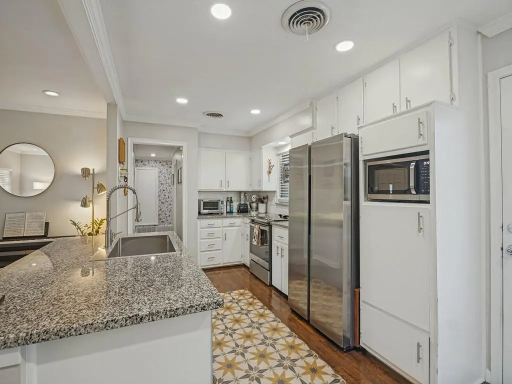200 S Weatherred Drive