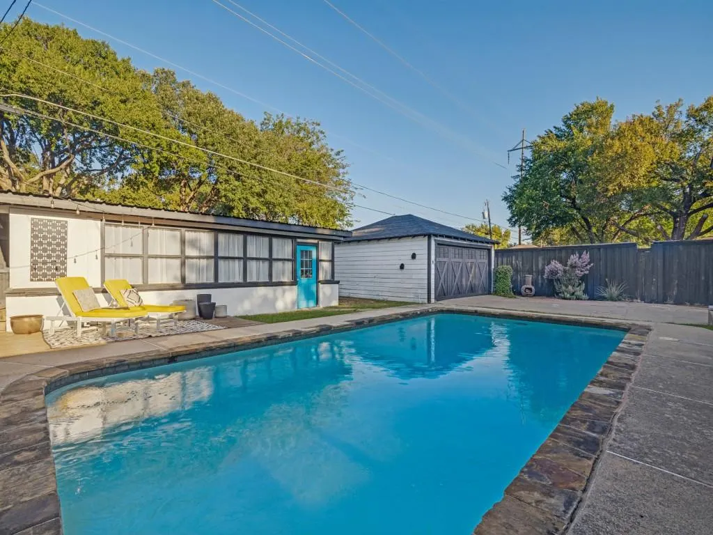 200 S Weatherred Drive