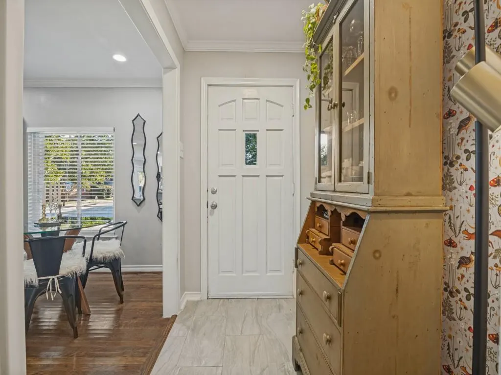200 S Weatherred Drive