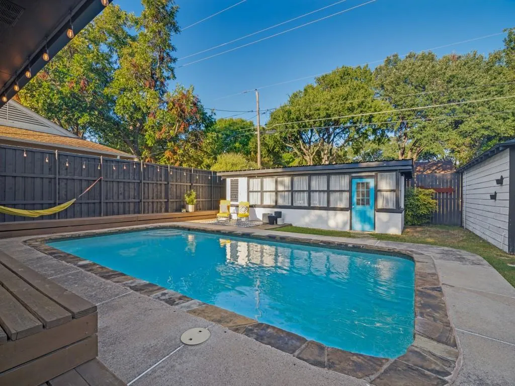 200 S Weatherred Drive