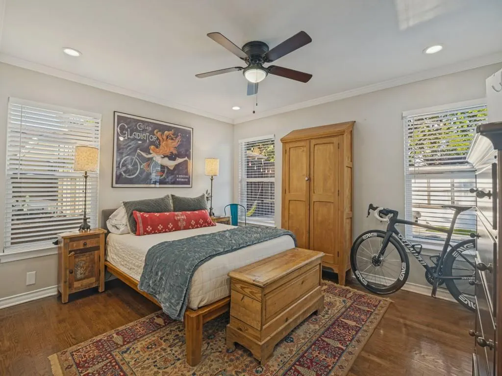 200 S Weatherred Drive