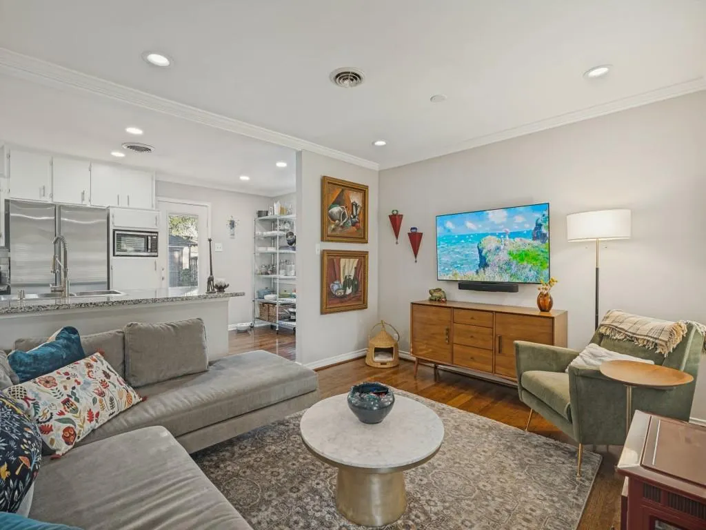 200 S Weatherred Drive