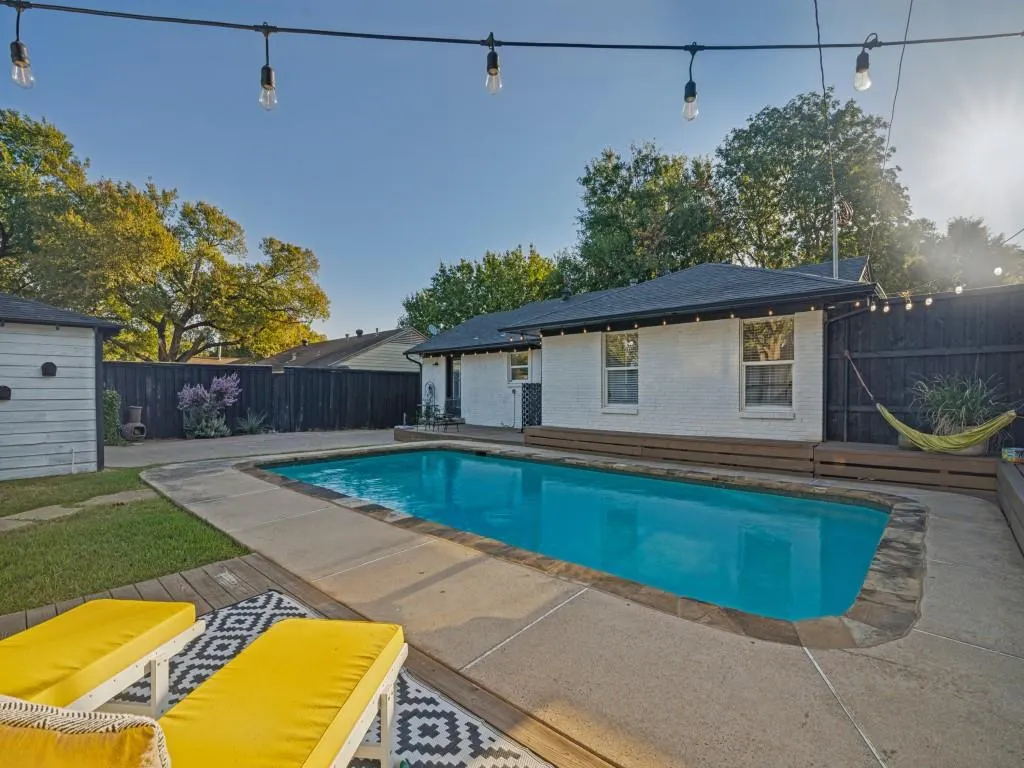 200 S Weatherred Drive