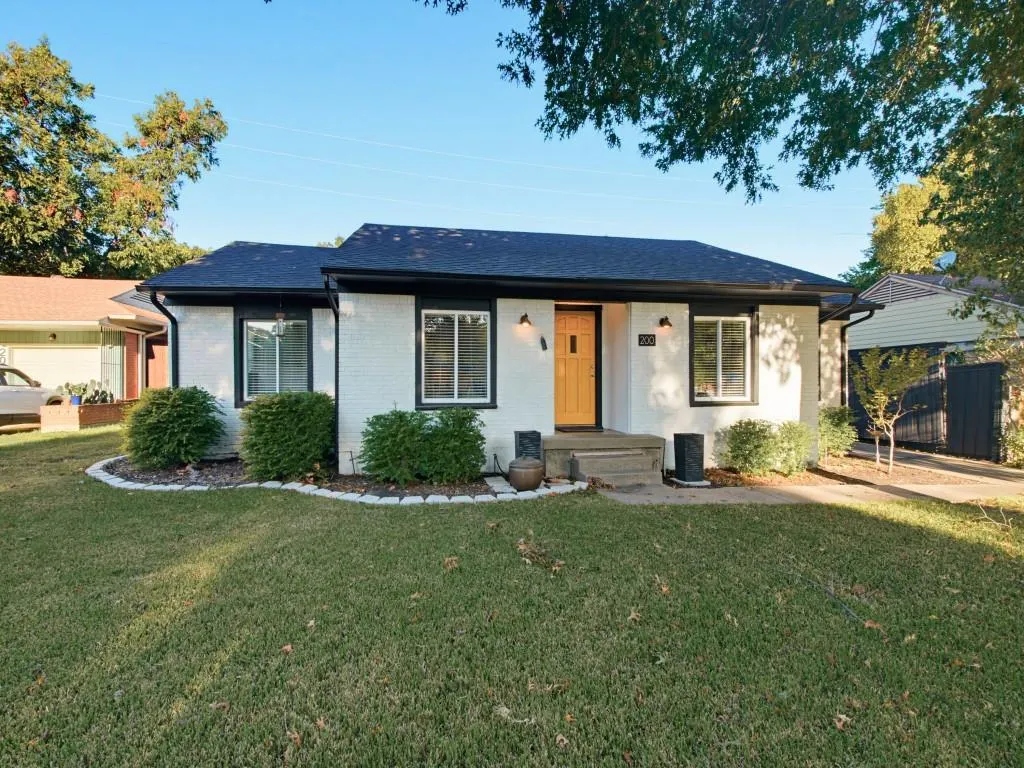 200 S Weatherred Drive