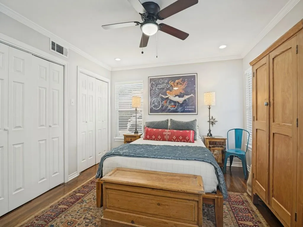 200 S Weatherred Drive