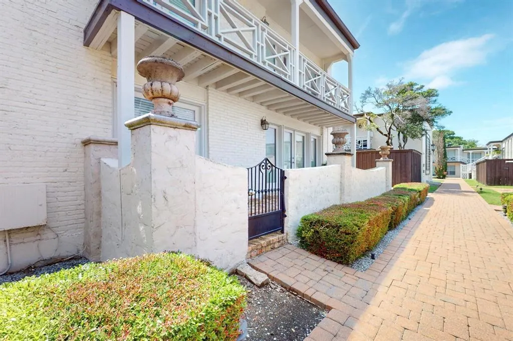 5919 E University Boulevard #238